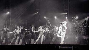 L'icône de la pop Michael Jackson se produit en concert, dans le cadre de sa tournée HIStory le 1er novembre 1996 à Mumbai, en Inde