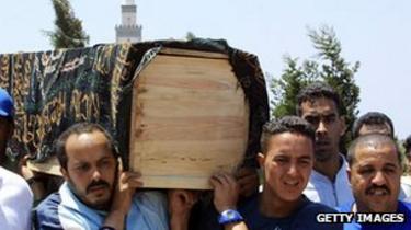 Coffin de la victime de l'attentat de Casablanca en 2003