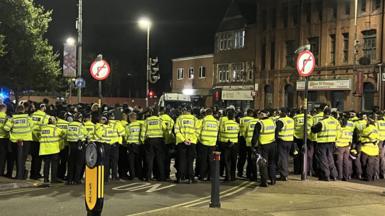 Police cordon off protesters in Leicester