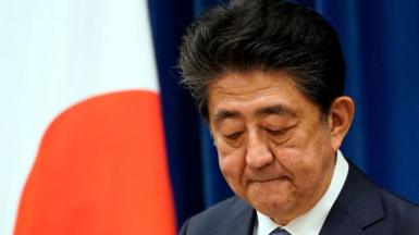 Shinzo Abe gestures during his press conference at the prime minister official residence in Tokyo on August 28, 2020.