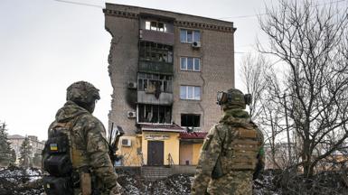 Ukrainian troops in ruins of Bakhmut, 17 Jan 23