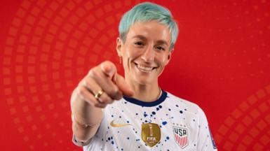 Η παίκτρια των Ηνωμένων Πολιτειών Μέγκαν Ραπινό ποζάρει για μια φωτογράφηση πριν από το Παγκόσμιο Κύπελλο Γυναικών του 2023