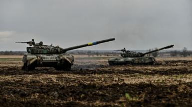 Ukrainian tanks outside Bakhmut