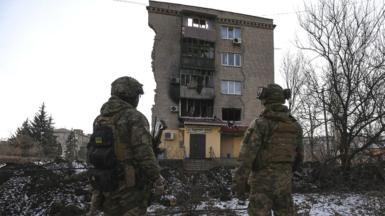 Ukrainian troops in ruins of Bakhmut, 17 Jan 23