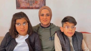 Shaimaa Alhashimi with Aya, 17, and Mohamed, 11