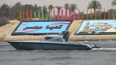 شعار تحيا مصر محفور على شطر الممر المائي الجديد الموازي لقناة السويس