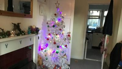 Didn T Decorate For Christmas 2022 Christmas: Have You Taken Your Decorations Down Yet? - Cbbc Newsround