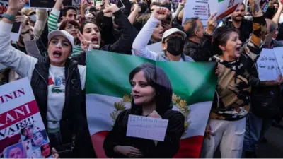 RUU Hijab dan Kesucian disahkan oleh parlemen Iran satu tahun setelah kematian Mahsa Amini.