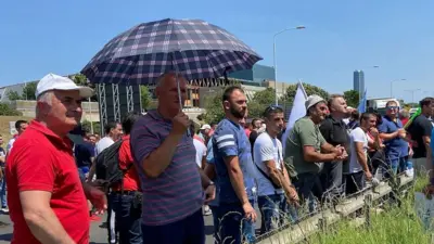 Радници Фијата блокирали аутопут: „Нама ништа друго није остало“