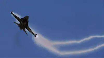 F-16 кыргын учагы аба салгылашуусу үчүн өндүрүлгөн, бирок азыр ал ар кыл милдеттерди аткара алат