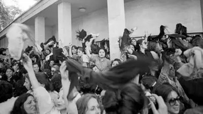 اعتراض زنان به حجاب اجباری