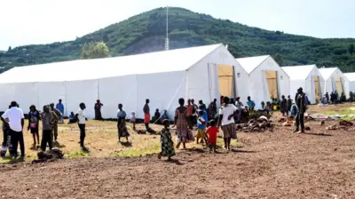 Abantu bagera ku 6,000 baracyari ku nkambi n'ibigo bacumbikiwemo kuko inzu zabo zashenywe n'ibiza mu kwezi gushize