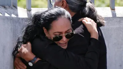 La hermana de Fernando Villaviccncio.