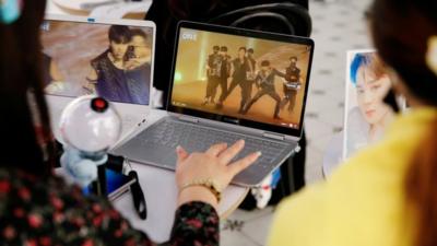 Map Of The Soul Online Bts: 100 Million Fans Watch Virtual Map Of The Soul On:e Concert - Cbbc  Newsround