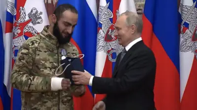 Presiden Rusia, Vladimir Putin memberikan penghargaan kenegaraan kepada pasukan Wagner, Aikom Gasparyan