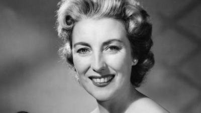 Dame Vera Lynn Who Was She And Why Was She Important Cbbc Newsround