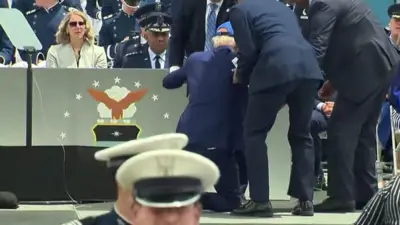 dzo bajden pada na ceremoniji