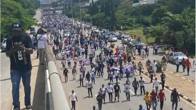 Obi supporters dey march for Abuja