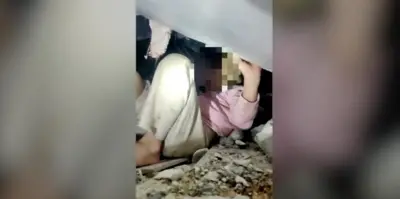 спашавање девојчице из рушевина у граду Хатај, Турска