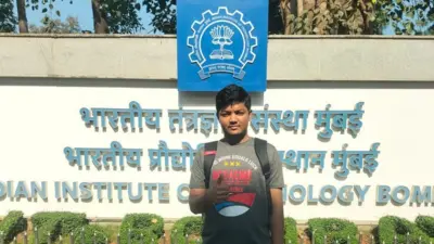 18 वर्षीय दर्शन सोलंकी आयआयटी बॉम्बेमध्ये बीटेकच्या पहिल्या वर्षाचा विद्यार्थी होता.