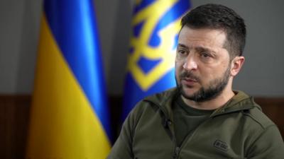 Ukrainian President Volodymyr Zelensky talks to the BBC's Clive Myrie