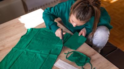 Coronavirus How To Make Your Own No Sew Diy Face Covering For