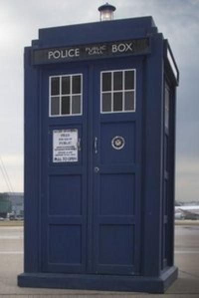 DR WHO patch logo de la science-fiction Sci Fi Tom Baker Tardis police Call Box