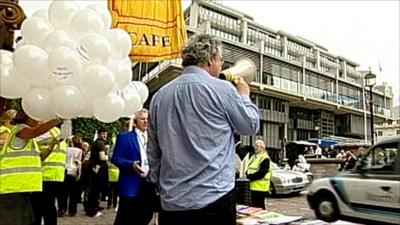 Protest against school building cuts