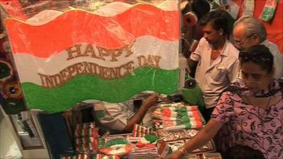 Indians search for trinkets to celebrate Independence Day