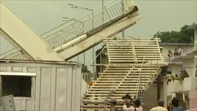 New Delhi footbridge collapse