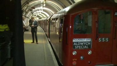 Aldwych station