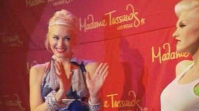 Gwen Stefani meets her waxwork