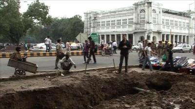 Unfinished walkway in central Delhi
