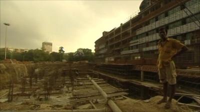 A construction worker in Delhi