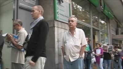 Queue outside Spanish job office