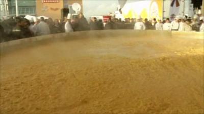 Chefs cook world's largest omelette