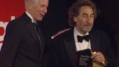 Sir Andrew Motion presents booker prize to Howard Jacobson