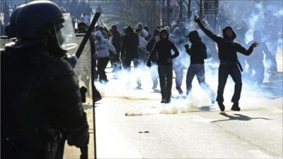 French police confront rioters in Nanterre