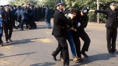 Police and striking miners at Orgreave in 1984