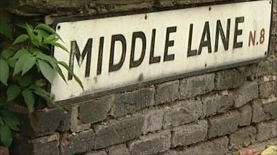 Middle Lane street sign