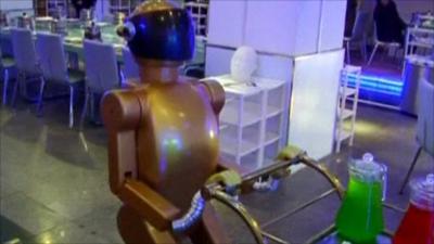 Robot in restaurant