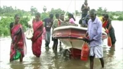 People in Sri Lanka flee their homes