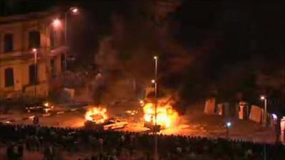 Fires rage in Tahrir Square, Cairo