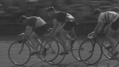 Riders at Herne Hill velodrome in 1946