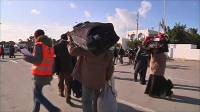 People at Libya-Tunisia border