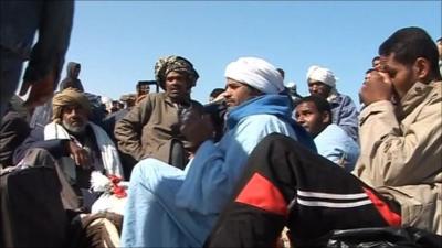 People stranded at Libya-Tunisia border