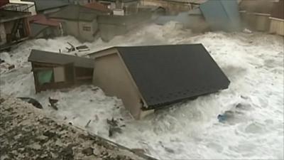 Tsunami reaching Miyako City, Iwate Prefecture