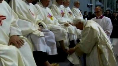 Pope washing the feet of priests