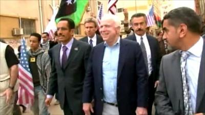 US Senator John McCain (centre)