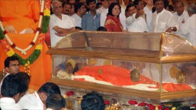 The glass coffin of Sri Satya Sai Baba